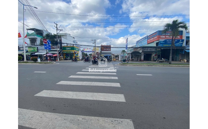 Bán đất mặt tiền Cầu Bè gần 23/10 Nha Trang, DT 118m2 ngang 5.3m, kinh doanh tốt, giá 5.9 tỷ